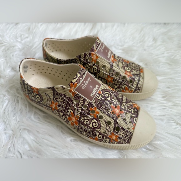Disney x Native Moana Shoes - Picture 1 of 6